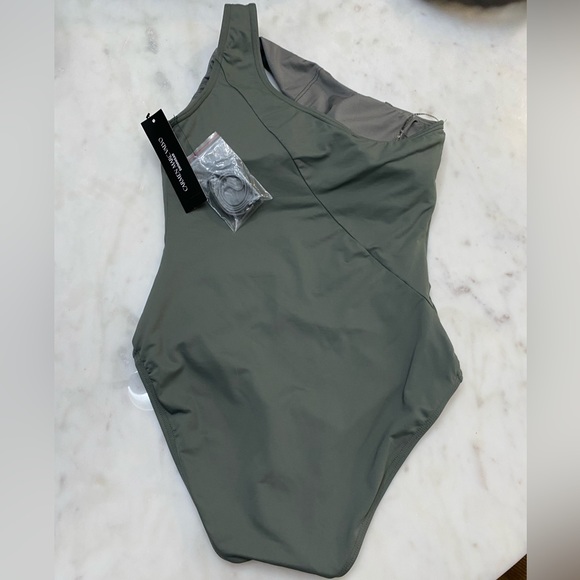 Carmen Marc Valvo One Shoulder Twisted Knot Swimsuit - Picture 5 of 5